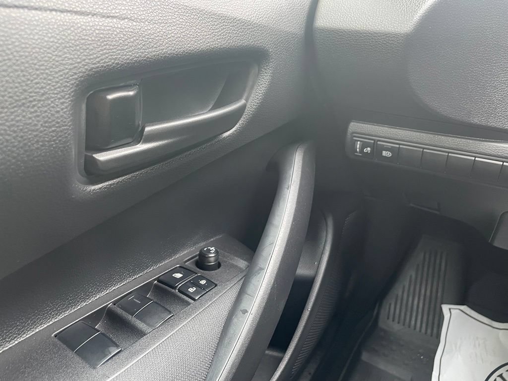 Used 2026 Toyota Corolla LE FWD image 12