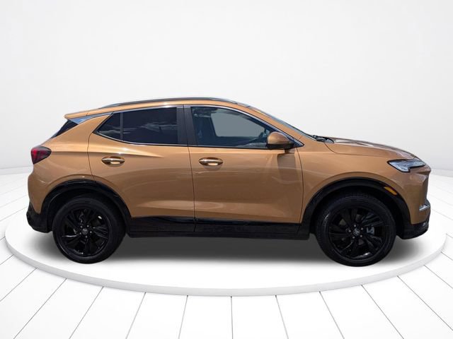 Used 2024 Buick Encore GX Sport Touring AWD/4WD image 2