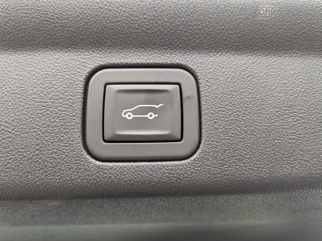 New 2025 Cadillac Escalade IQ Luxury 2 image 14