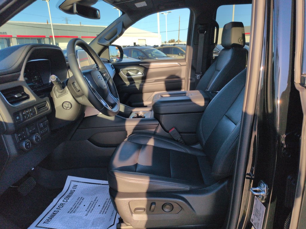 Used 2024 Chevrolet Suburban Z71 w/ Off-Road Capability Package AWD/4WD image 9