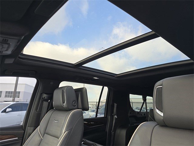 Used 2021 Cadillac Escalade ESV Premium Luxury image 9