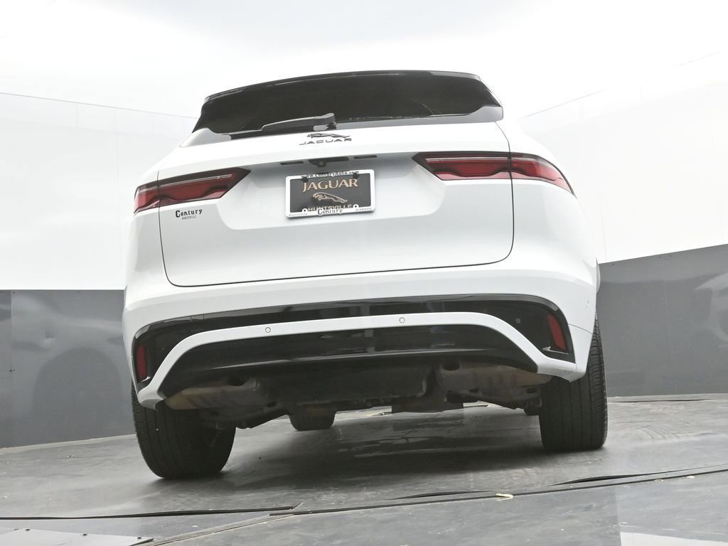 Certified 2025 Jaguar F-PACE R-Dynamic S image 40