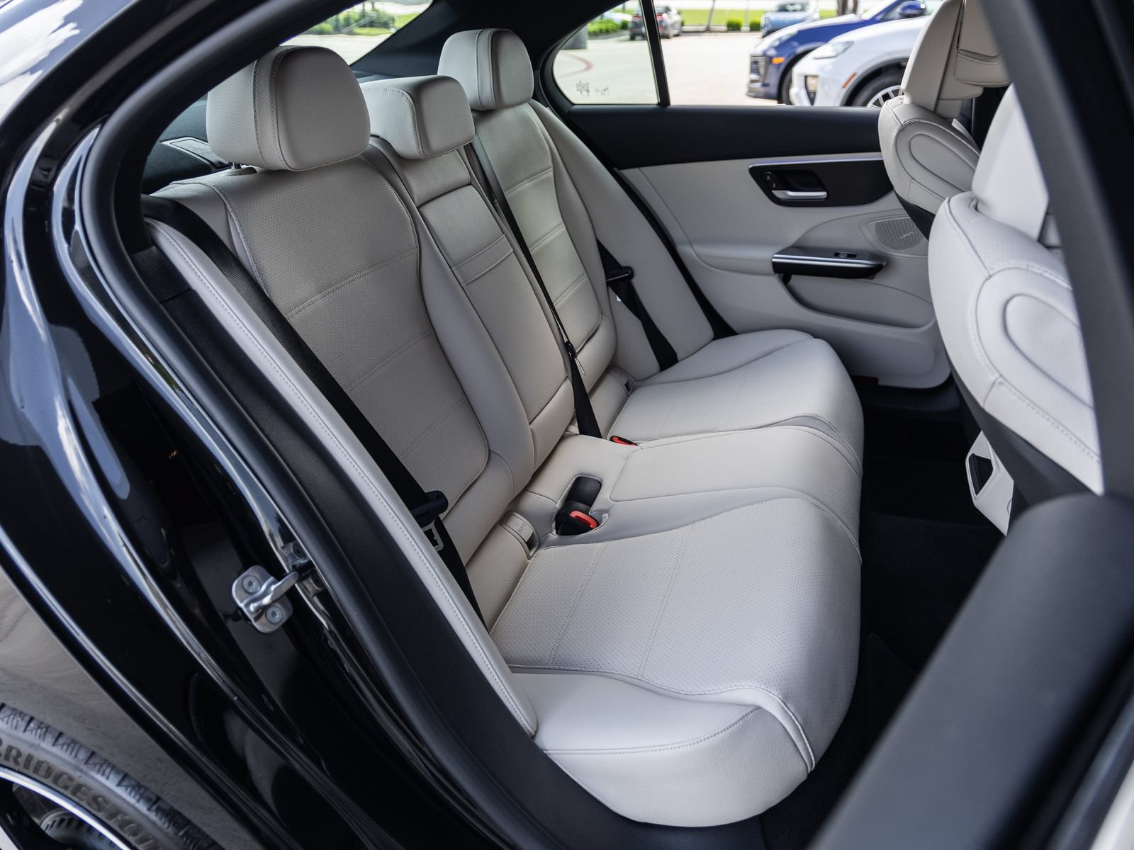 Used 2025 Mercedes-Benz C 300 Sedan image 37