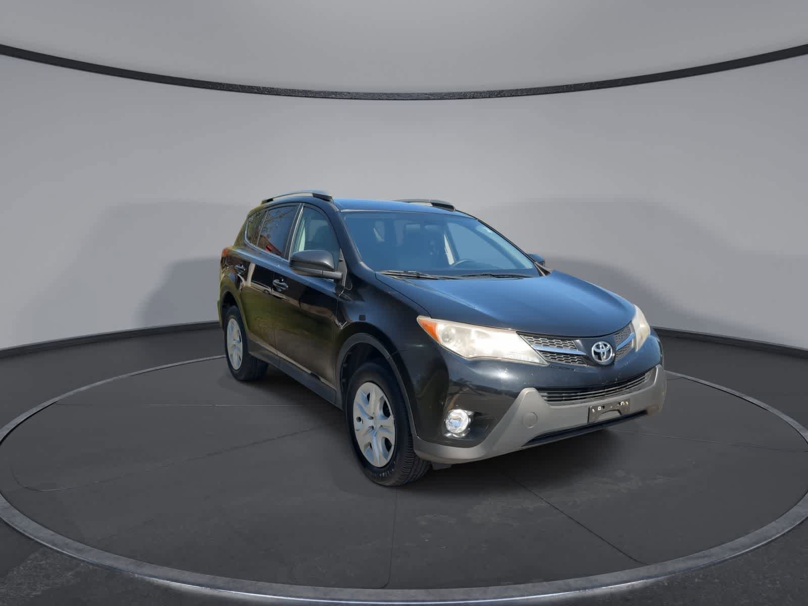 Used 2015 Toyota RAV4 LE AWD/4WD image 2