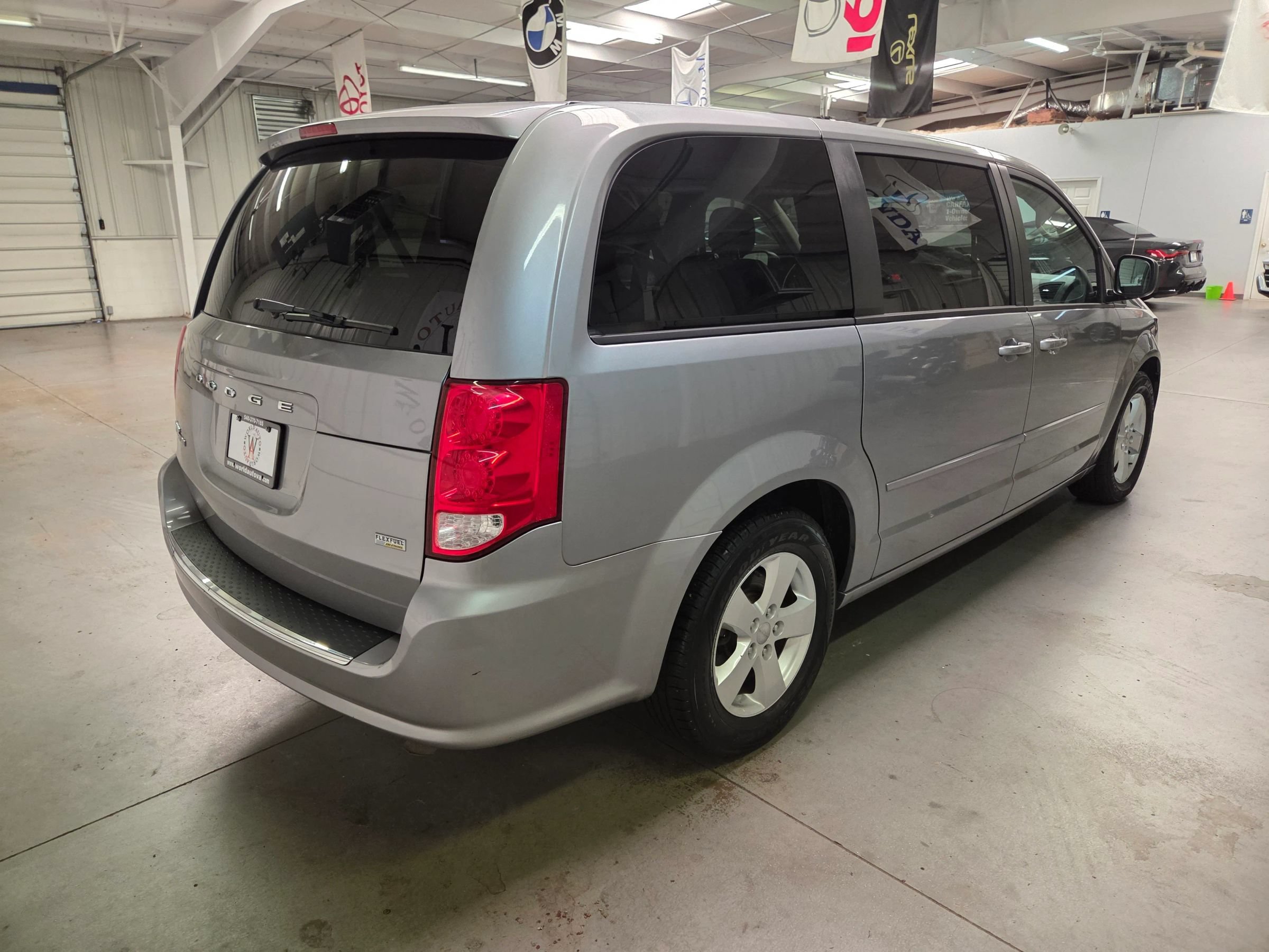Used 2013 Dodge Grand Caravan SE FWD image 8