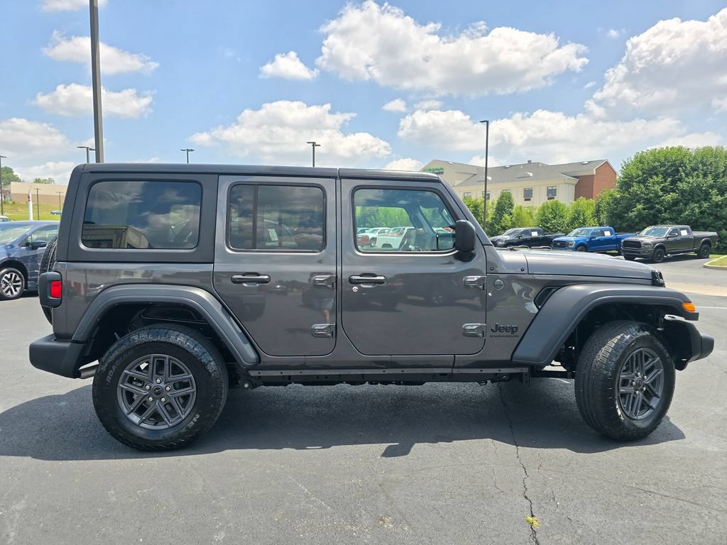 Used 2024 Jeep Wrangler Unlimited Sport AWD/4WD image 11