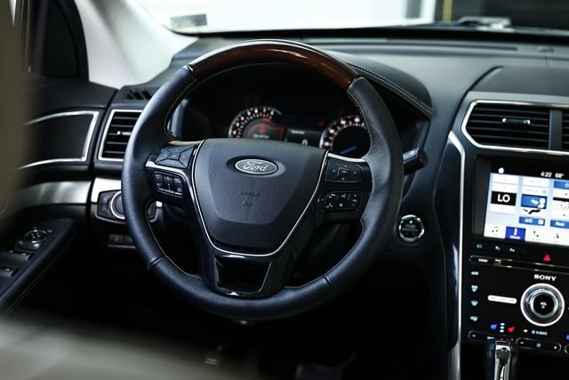 Used 2018 Ford Explorer Platinum AWD/4WD image 27
