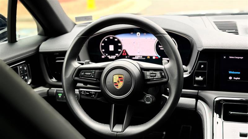 Used 2025 Porsche Panamera 4 w/ Premium Package image 22