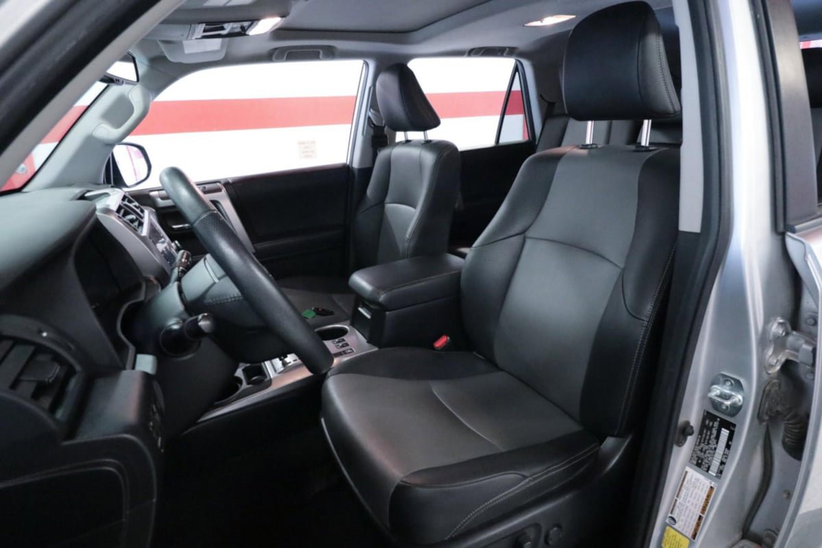 Used 2020 Toyota 4Runner SR5 Premium w/ Moonroof Package RWD image 8
