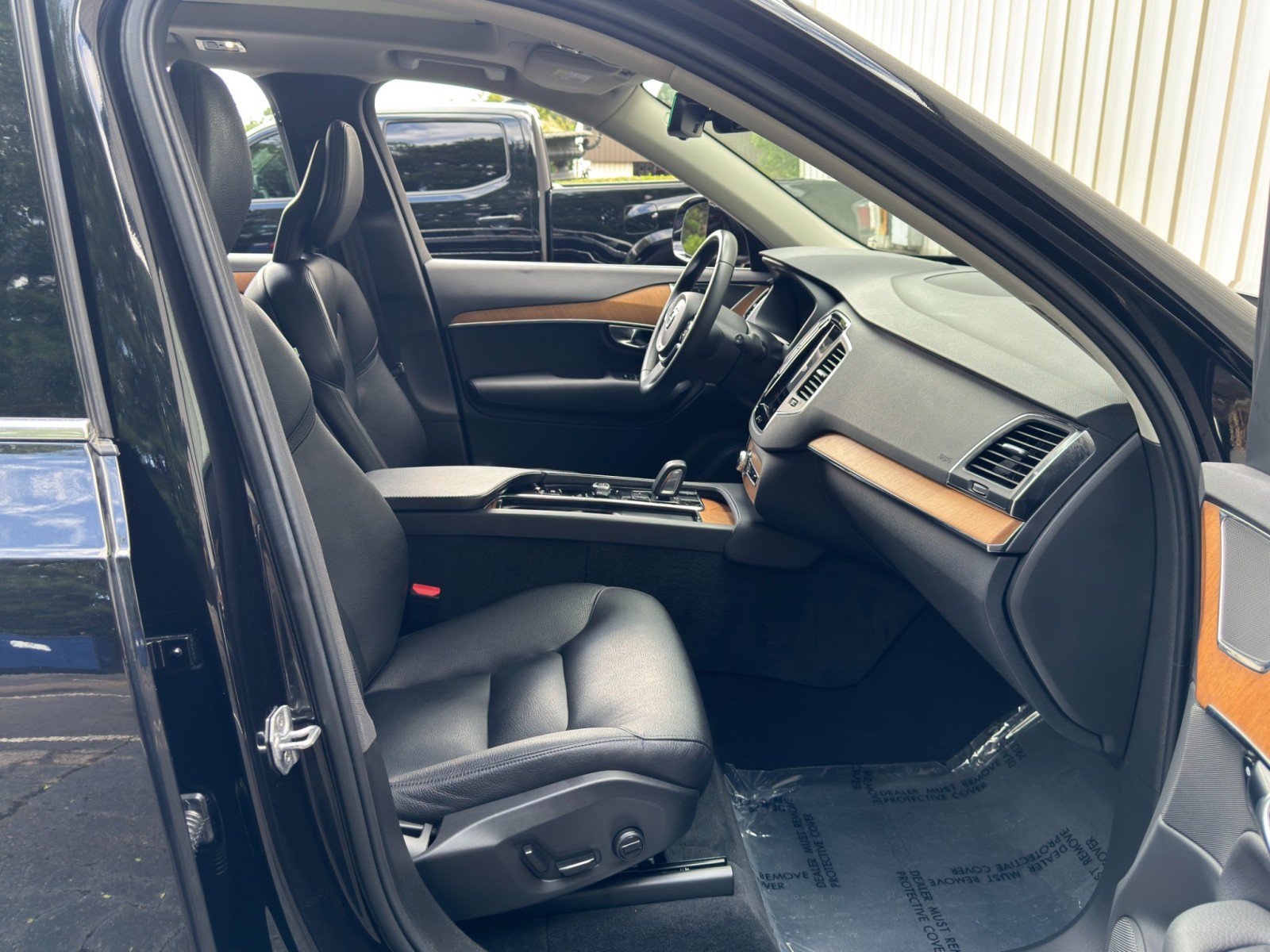 Used 2021 Volvo XC90 T8 Inscription Expression w/ Protection Package Premier AWD/4WD image 15