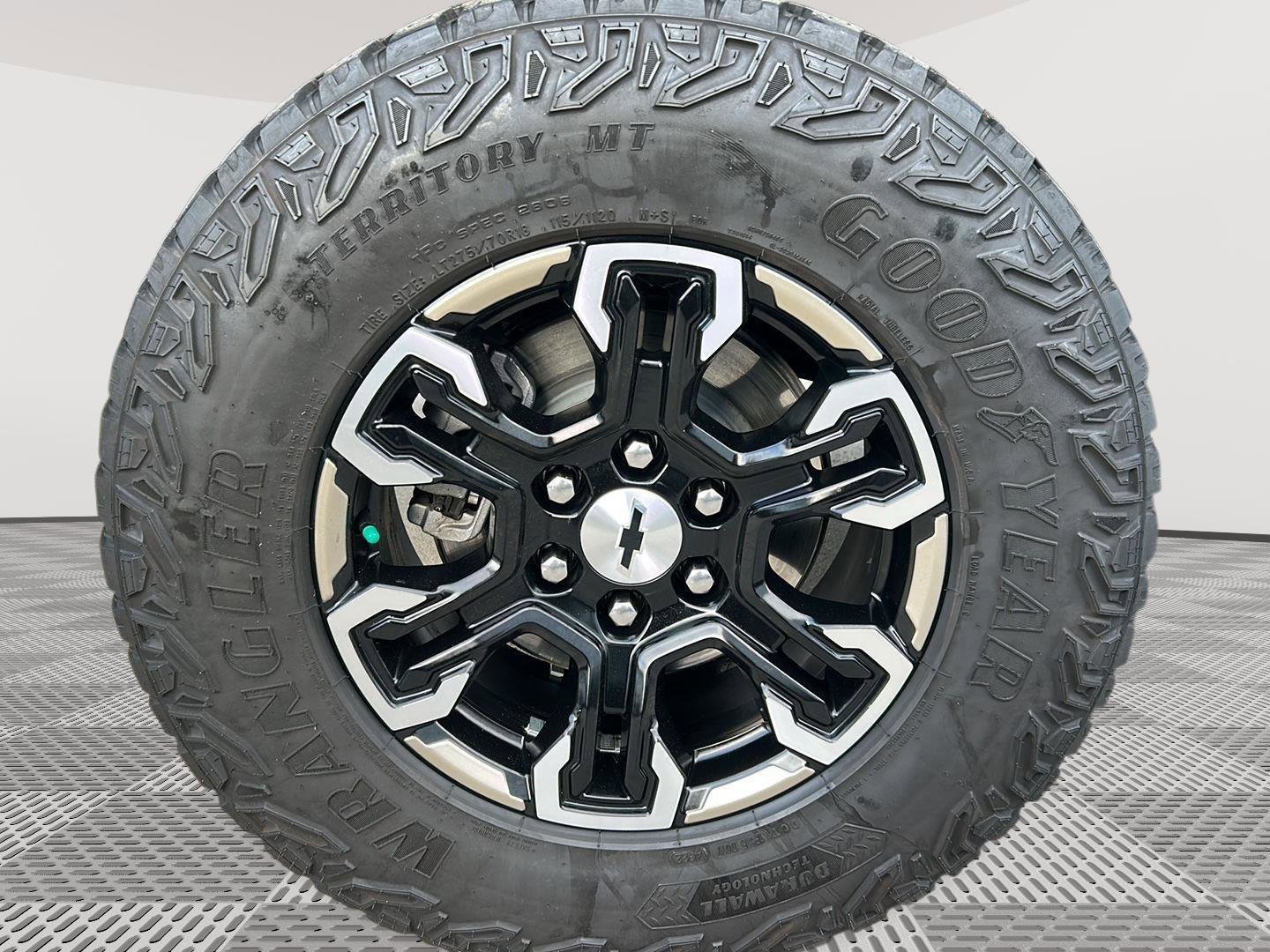 Used 2023 Chevrolet Silverado 1500 ZR2 image 30