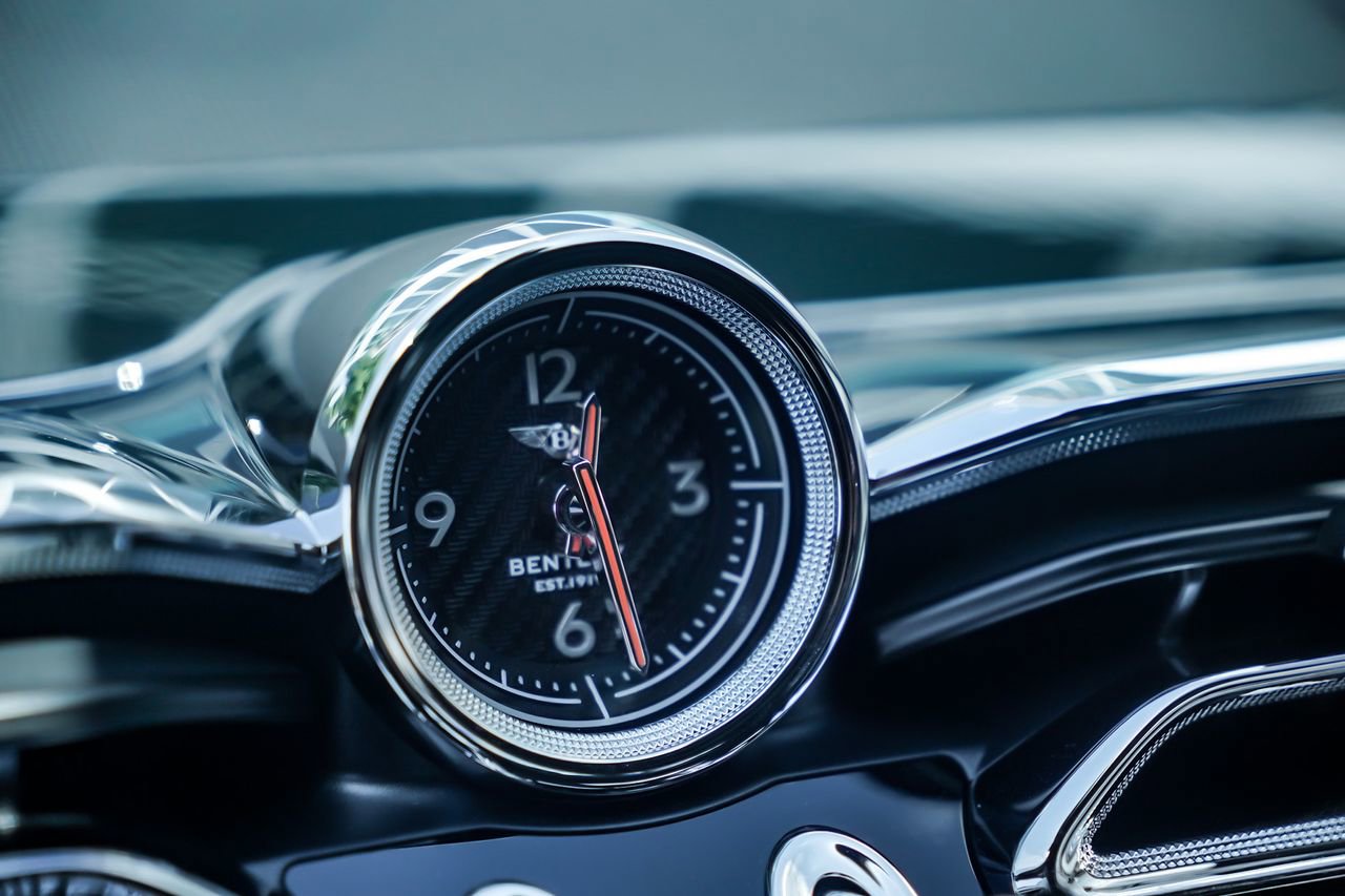 Certified 2024 Bentley Bentayga Extended Wheelbase image 20