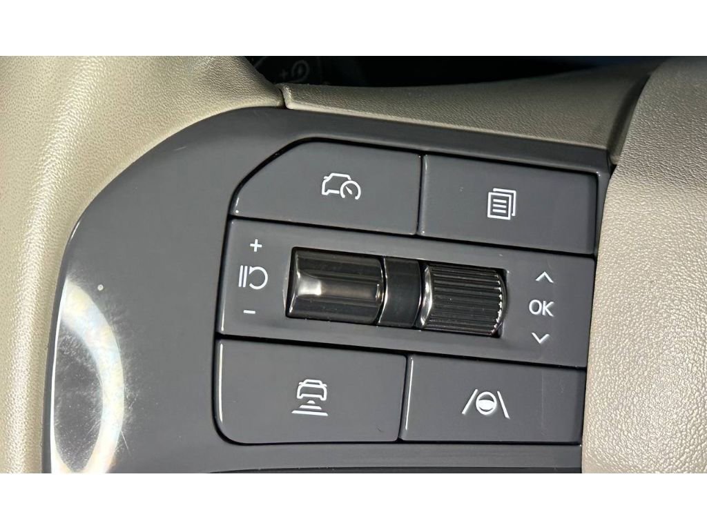 Used 2025 Kia EV9 Wind image 28