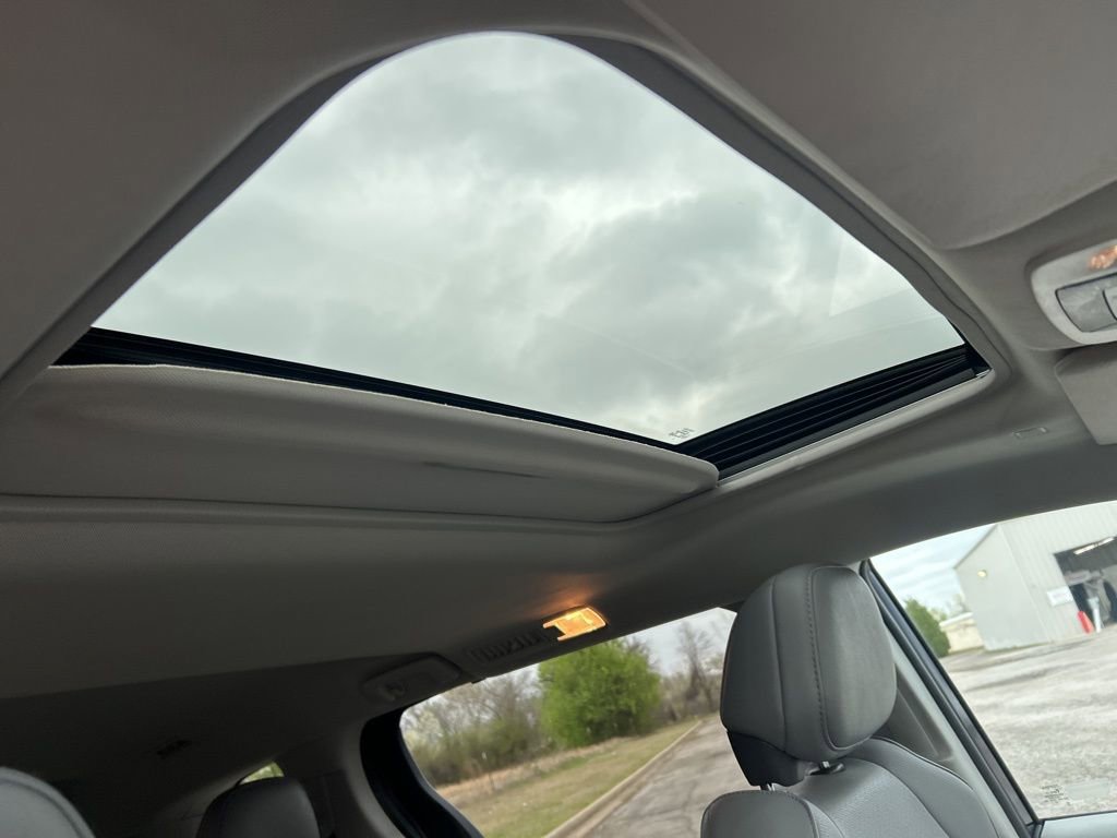 Used 2024 Toyota Sienna XLE w/ XLE Plus Package image 21