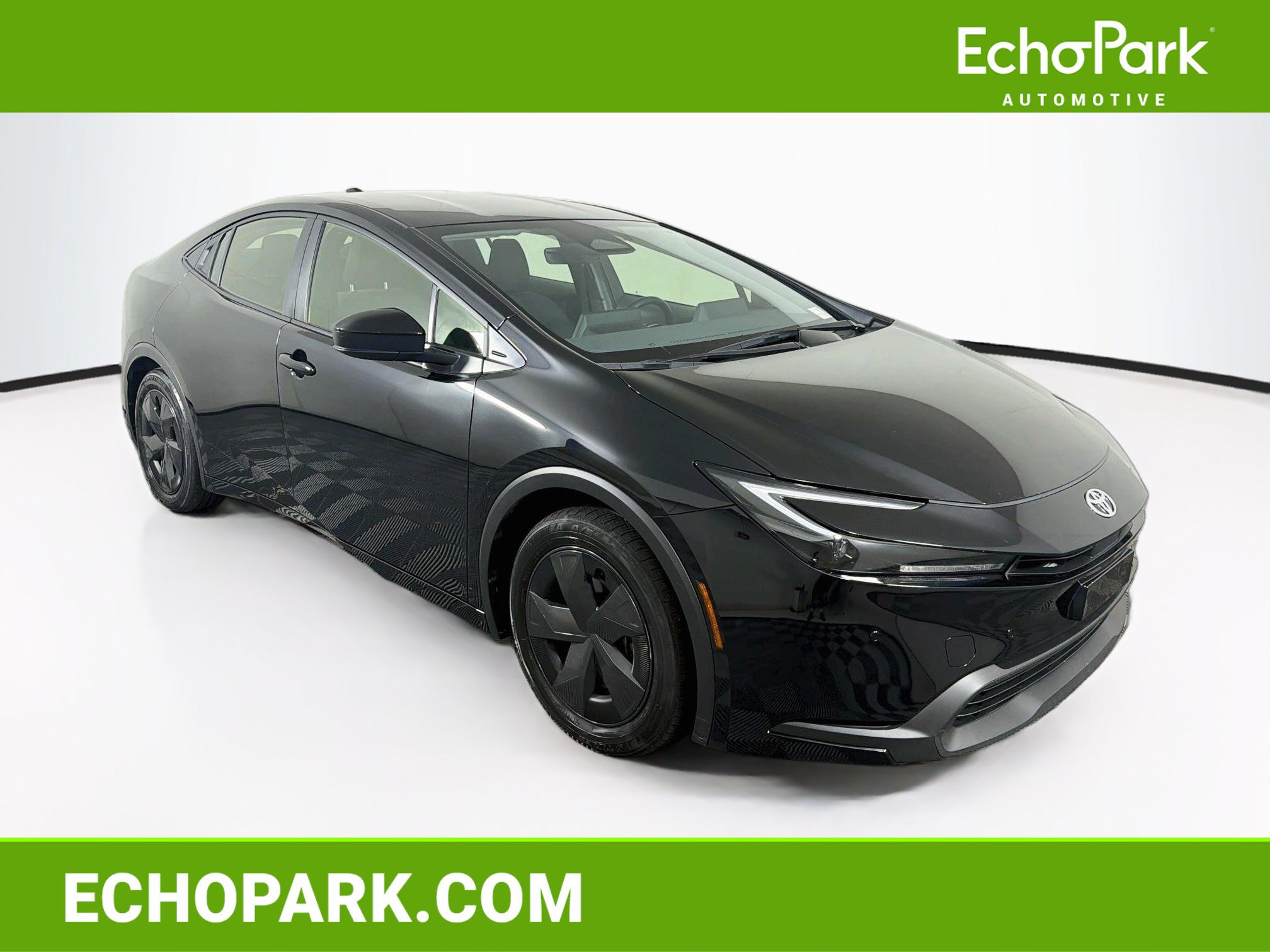 Used 2025 Toyota Prius LE FWD image 1