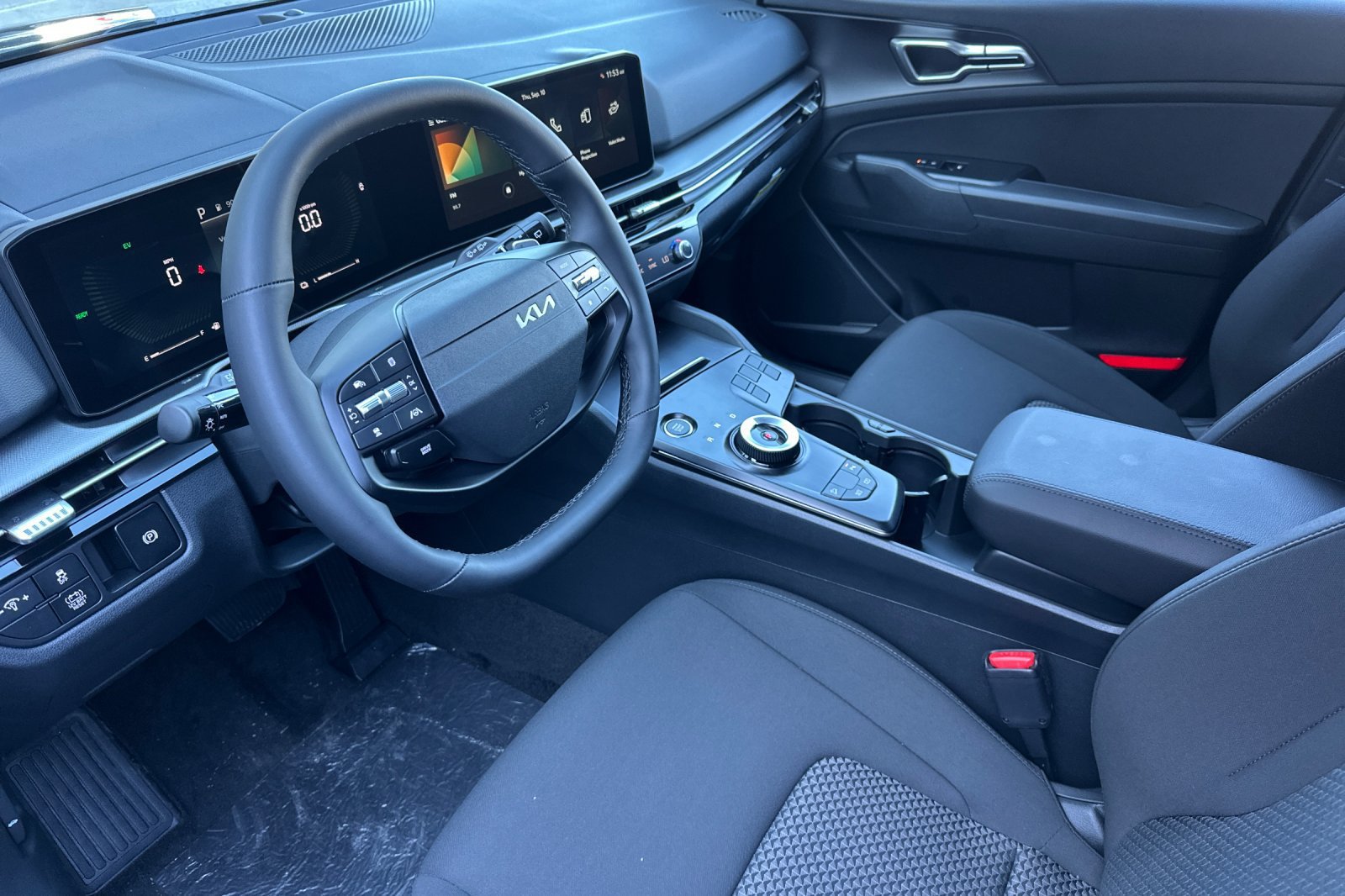 New 2027 Kia Sportage LX FWD image 10