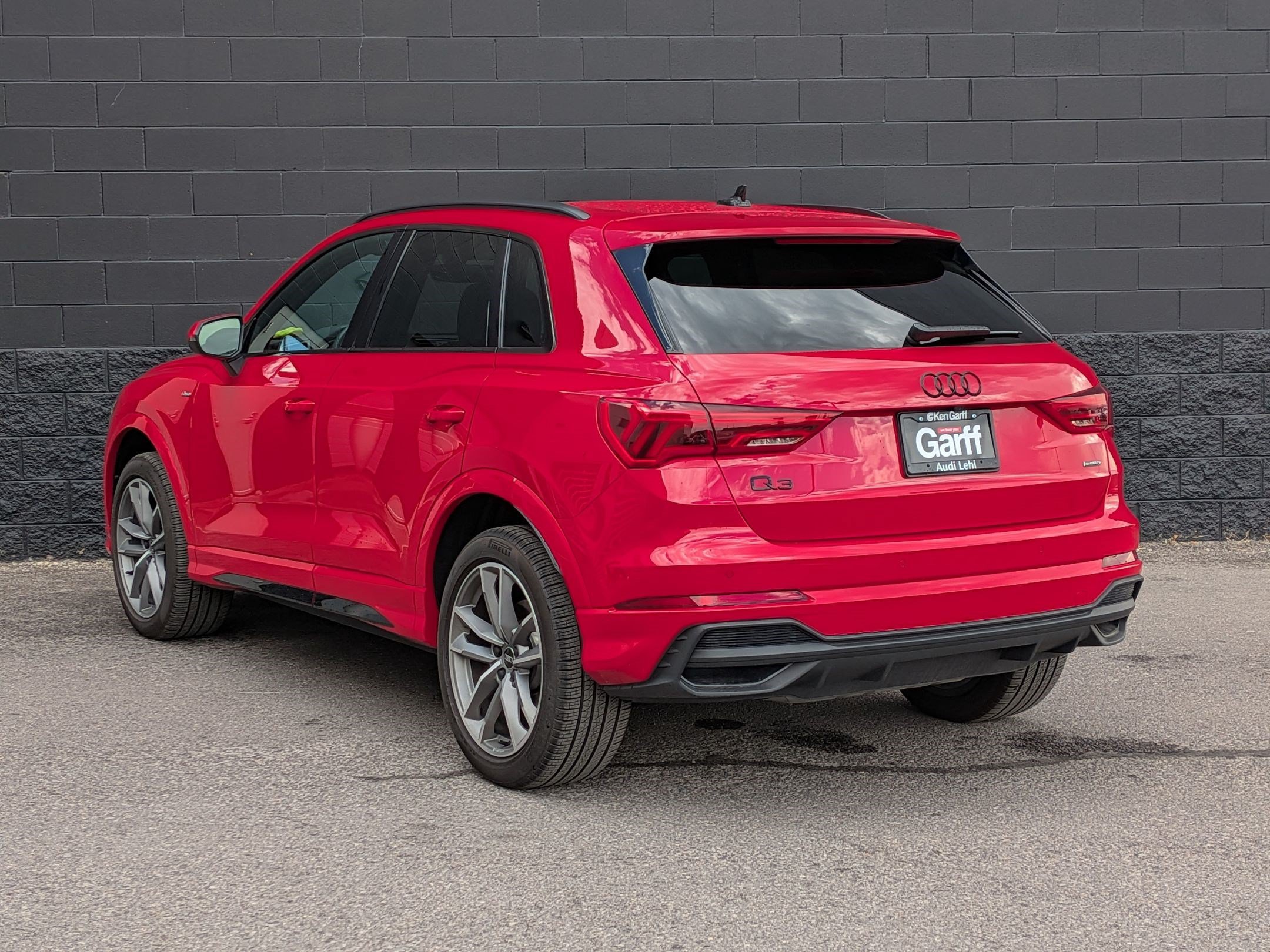 Certified 2025 Audi Q3 2.0T Premium w/ Convenience Package AWD/4WD image 8