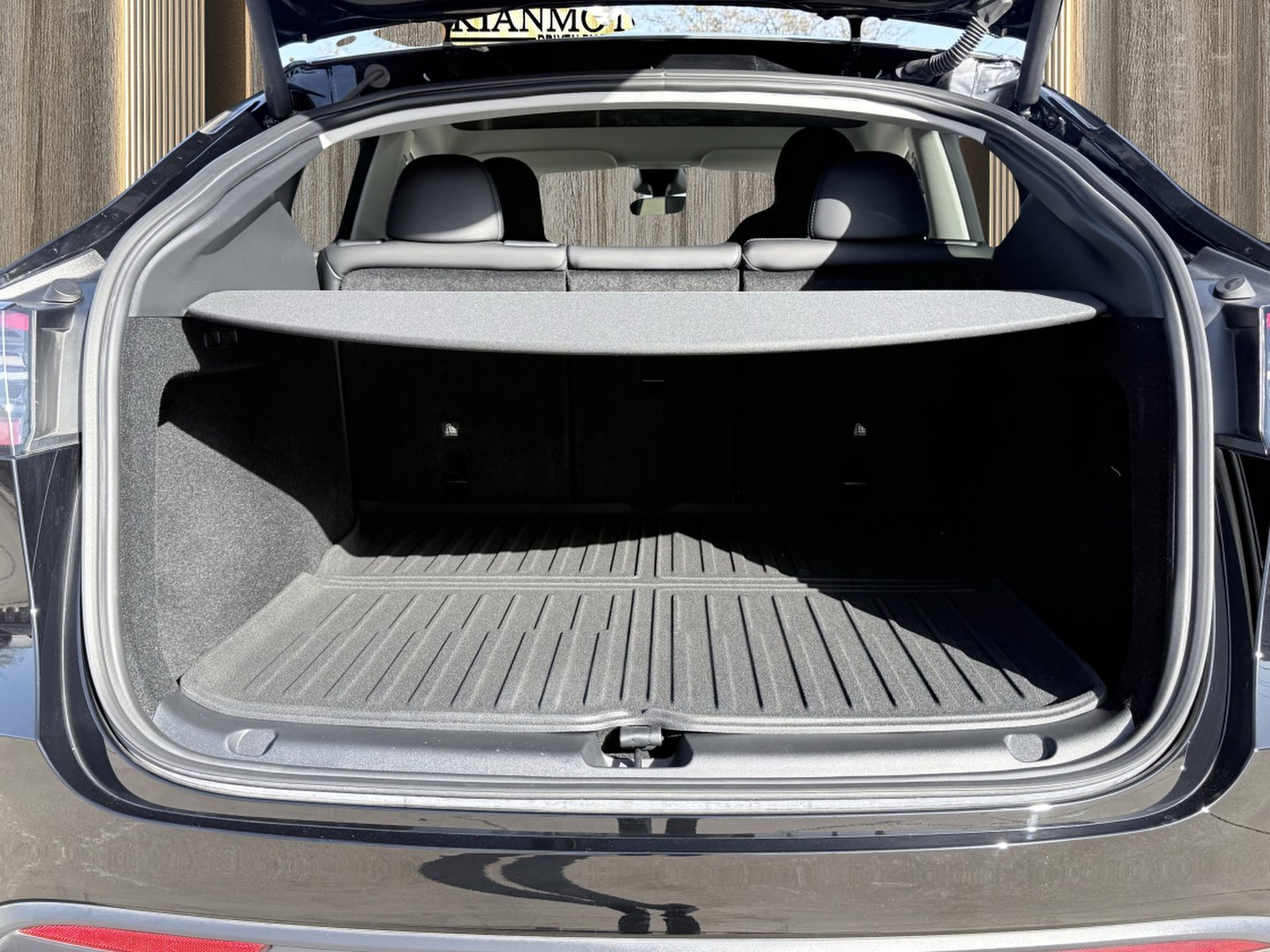 Used 2025 Tesla Model Y Long Range image 12