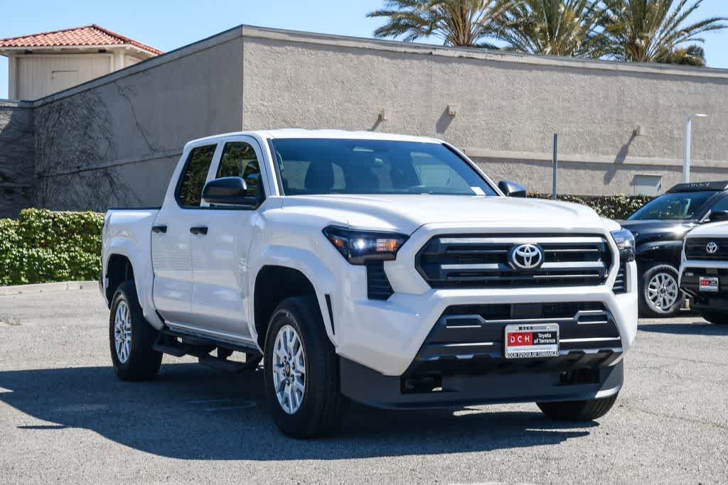 Used 2024 Toyota Tacoma SR RWD image 3