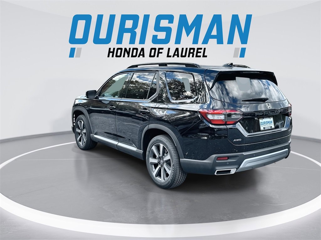 New 2025 Honda Pilot Touring image 6