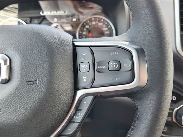 New 2026 RAM 1500 4x4 Crew Cab image 32