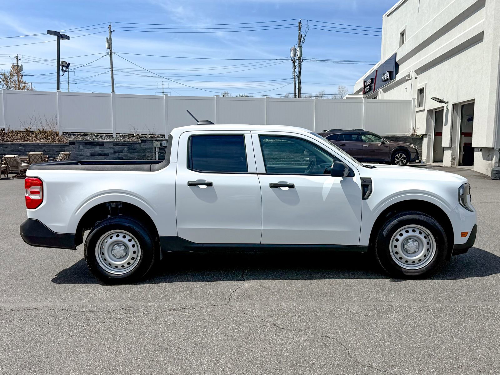 Used 2025 Ford Maverick XL w/ Equipment Group 102A AWD/4WD image 8