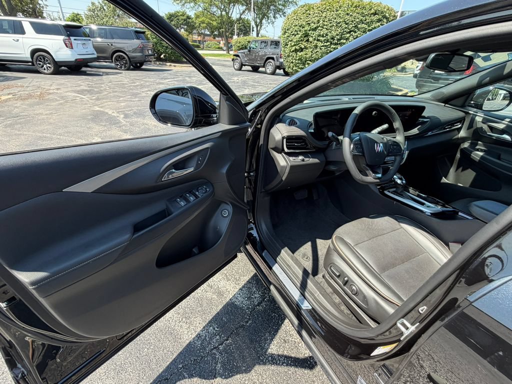 Certified 2024 Buick Envista Avenir FWD image 23
