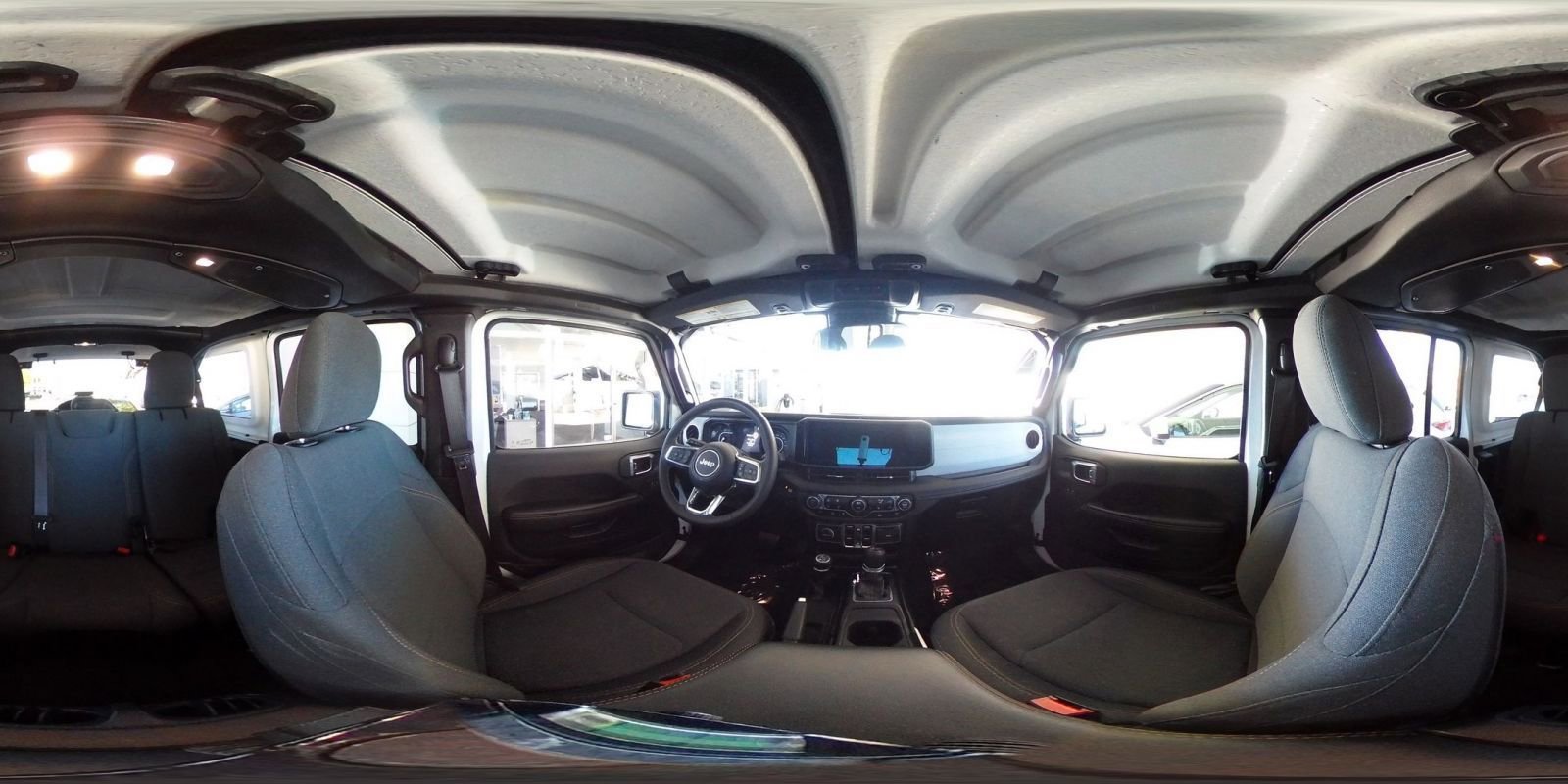 Used 2025 Jeep Wrangler Sahara image 42