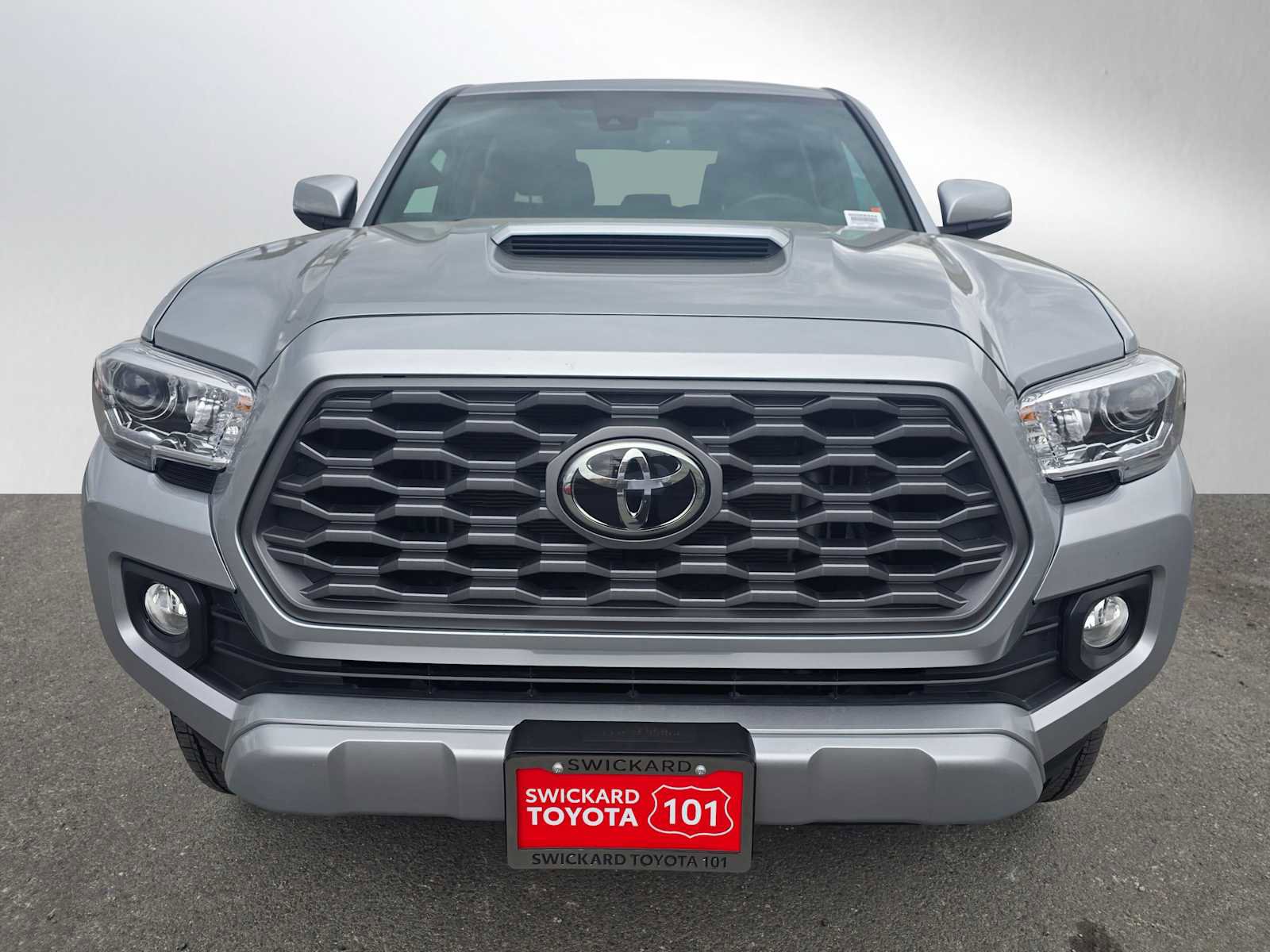 Used 2022 Toyota Tacoma TRD Sport w/ Technology Package image 8