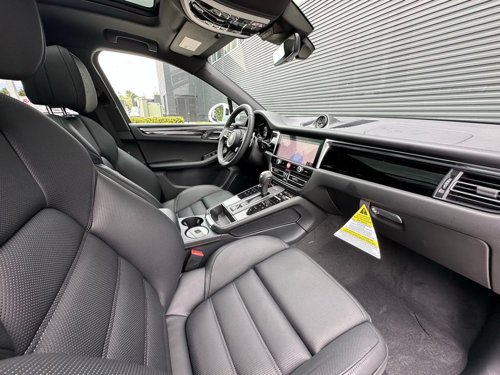 Used 2026 Porsche Macan S AWD/4WD image 40