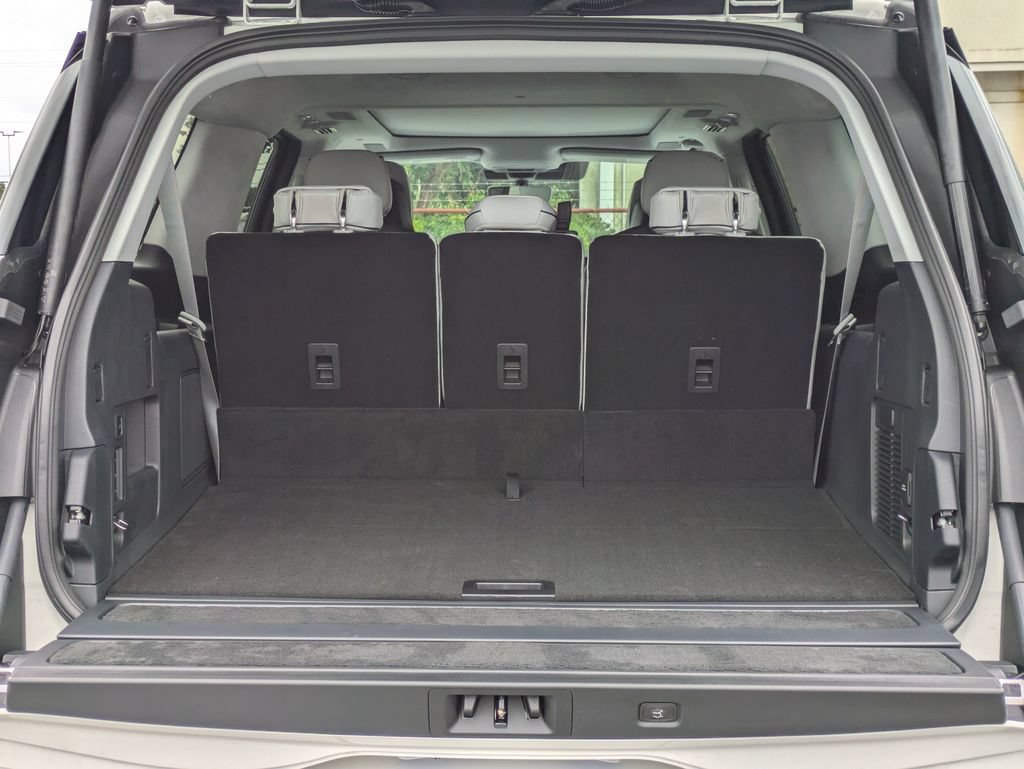 New 2026 Lincoln Navigator L Black Label AWD/4WD image 13
