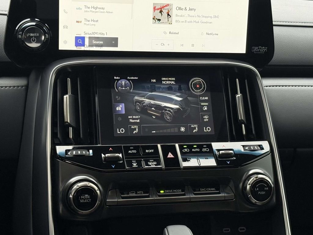 Used 2025 Lexus LX 700h Overtrail image 11