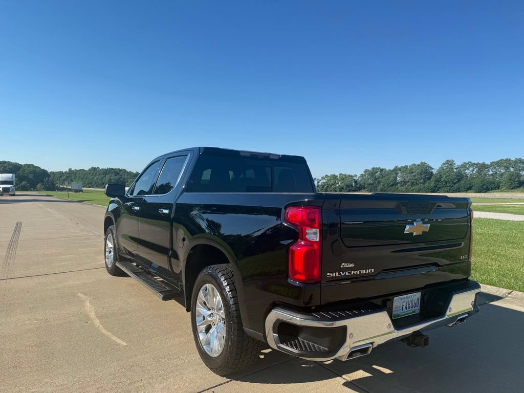 Used 2022 Chevrolet Silverado 1500 LTZ w/ LTZ Premium Package AWD/4WD image 4