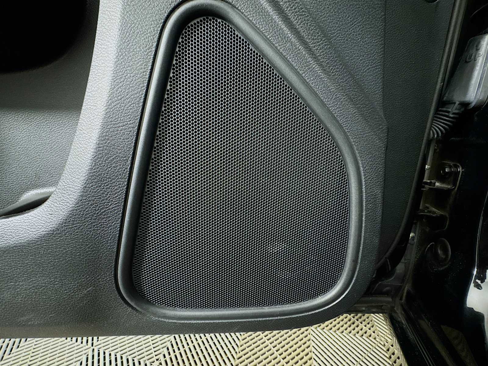 Used 2019 Chrysler 300 S image 17