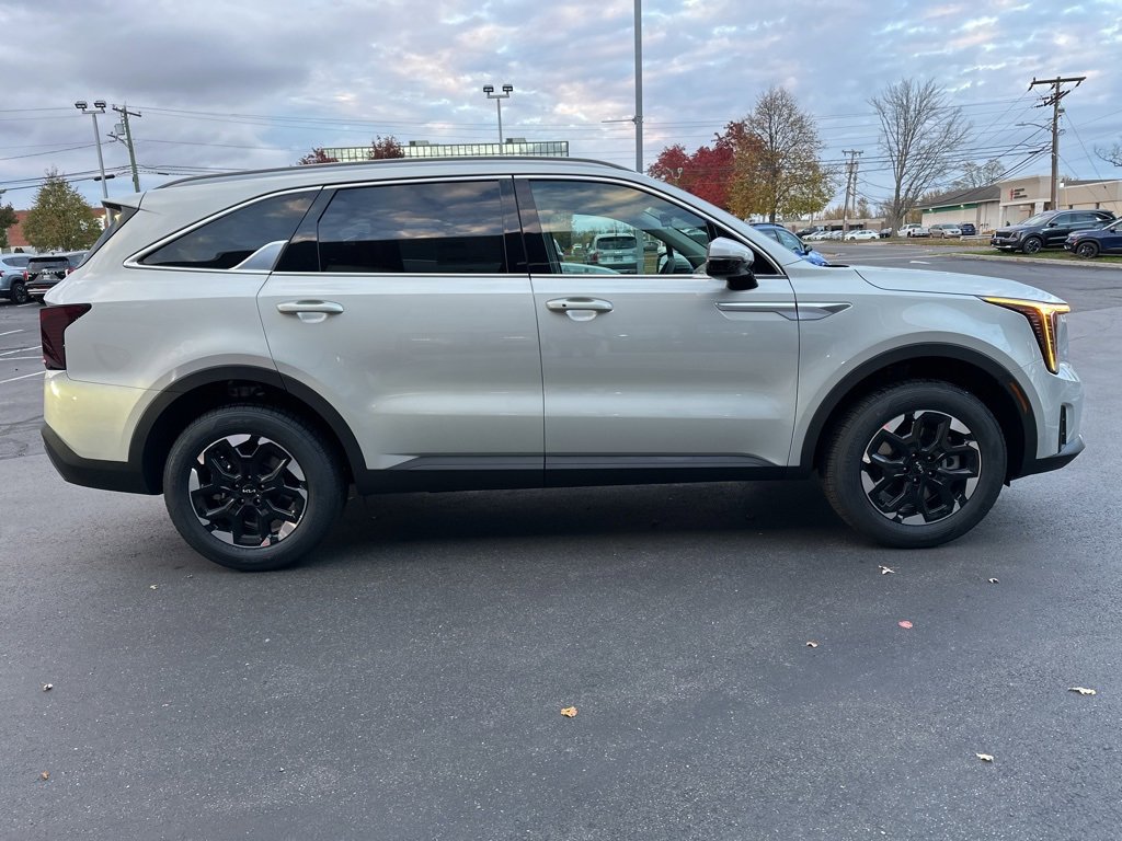 New 2026 Kia Sorento S image 5