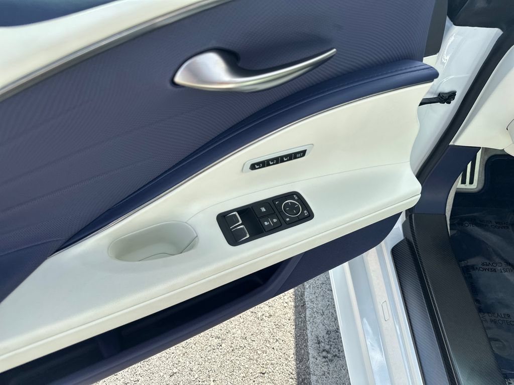 Used 2024 Lexus LC 500 Convertible RWD image 16