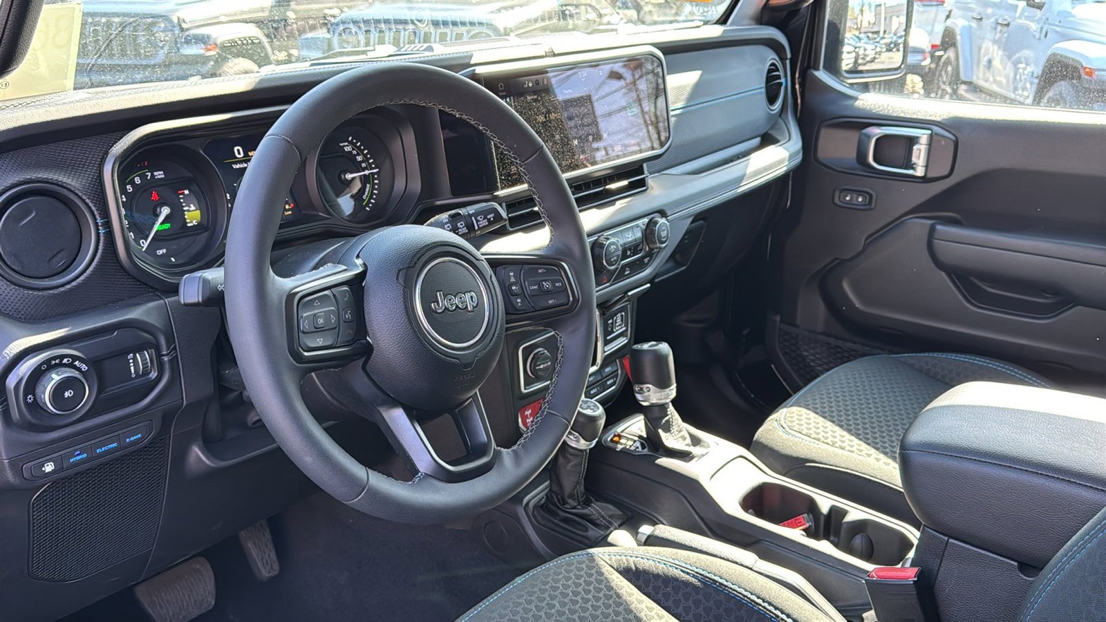 Used 2025 Jeep Wrangler Unlimited Rubicon 4xe w/ Convenience Group image 16