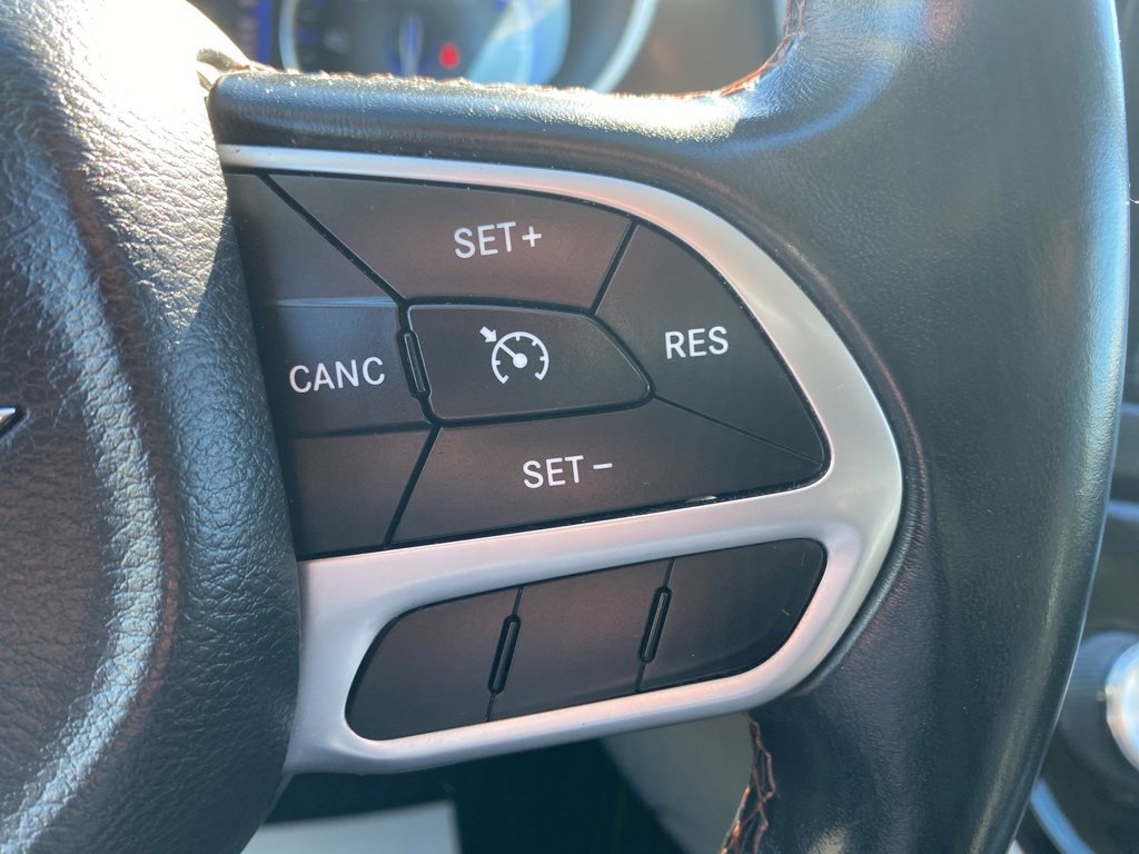 Used 2017 Chrysler Pacifica Touring-L image 29