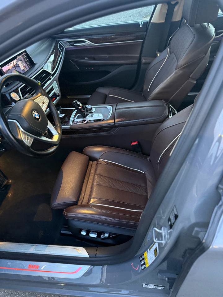 Used 2022 BMW 740i xDrive w/ Premium Package AWD/4WD image 9