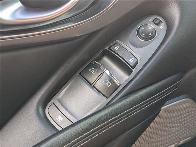 Used 2018 INFINITI Q60 3.0t Luxe image 12