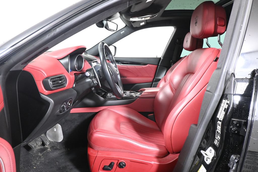 Used 2019 Maserati Levante AWD/4WD image 3