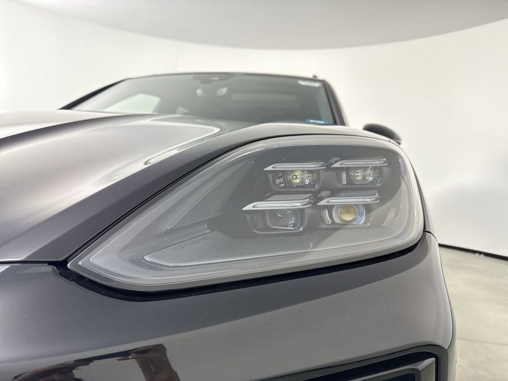 Certified 2025 Porsche Cayenne image 11