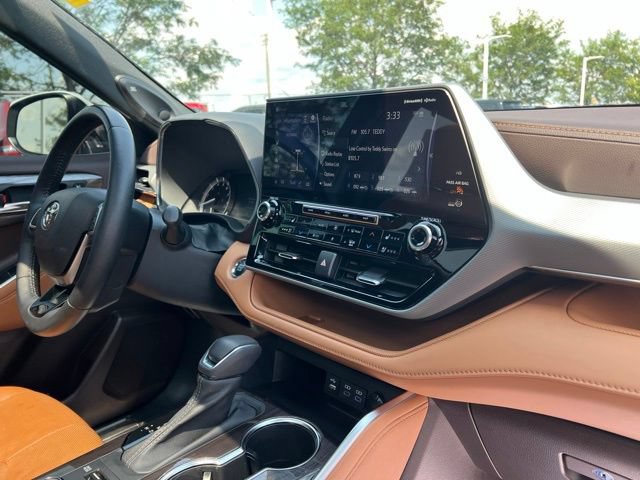Used 2022 Toyota Highlander Platinum AWD/4WD image 37