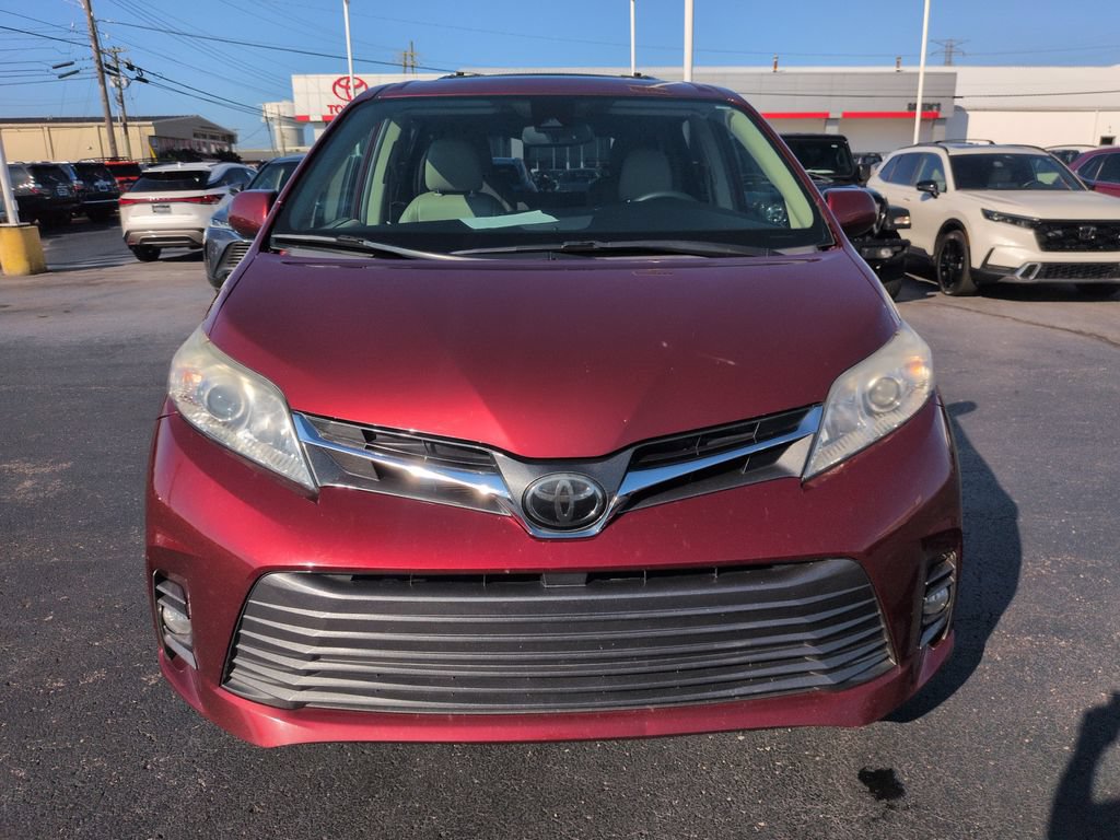 Used 2018 Toyota Sienna XLE w/ XLE Navigation Package AWD/4WD image 8