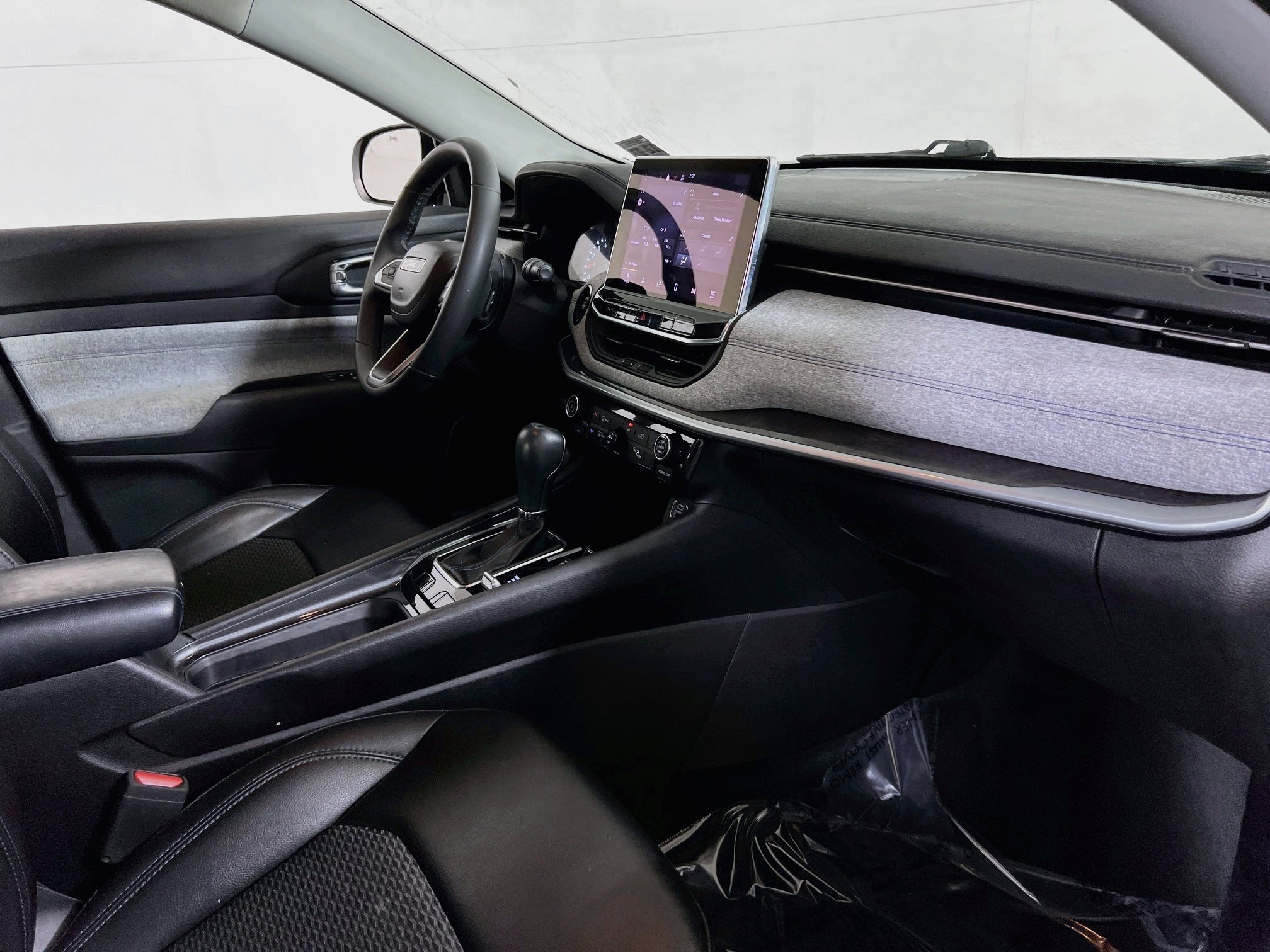 Used 2022 Jeep Compass Latitude AWD/4WD image 26