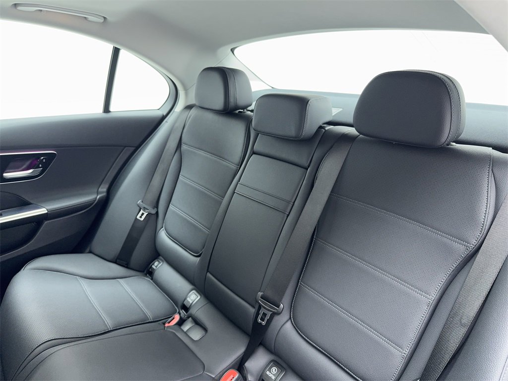 Used 2025 Mercedes-Benz C 300 Sedan image 40