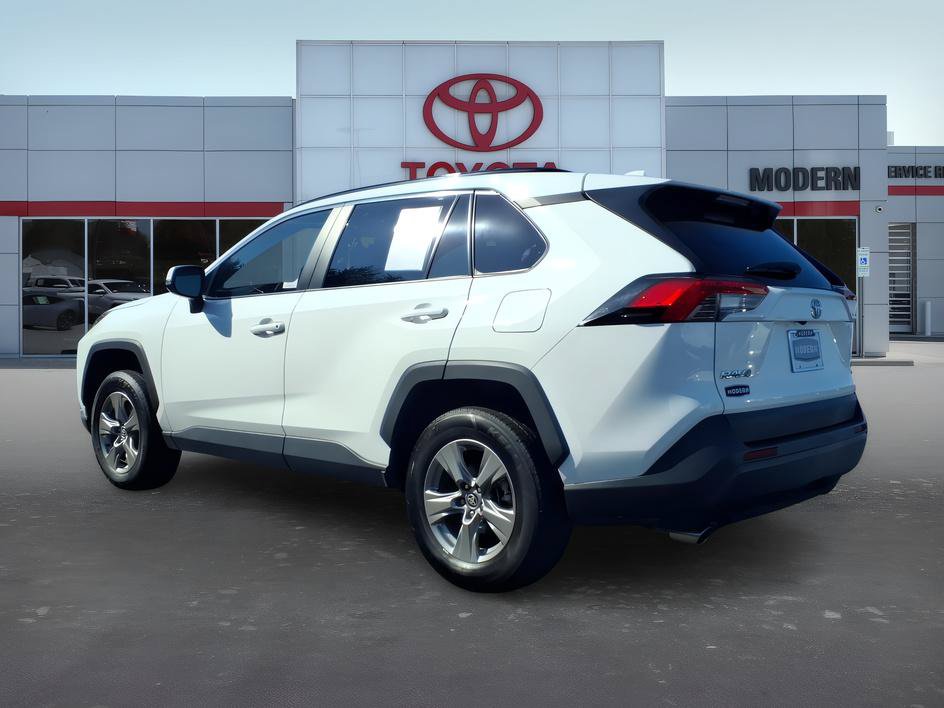 Used 2024 Toyota RAV4 XLE AWD/4WD image 3