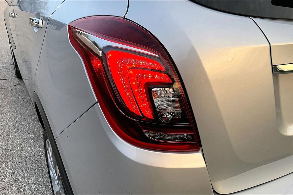 Used 2019 Buick Encore Preferred FWD image 30