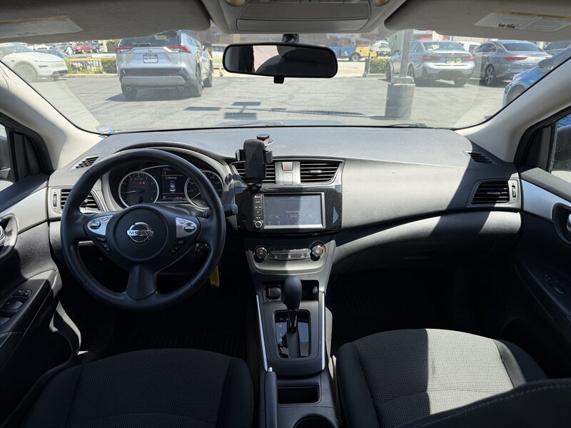Used 2019 Nissan Sentra S w/ Appearance Package FWD image 9