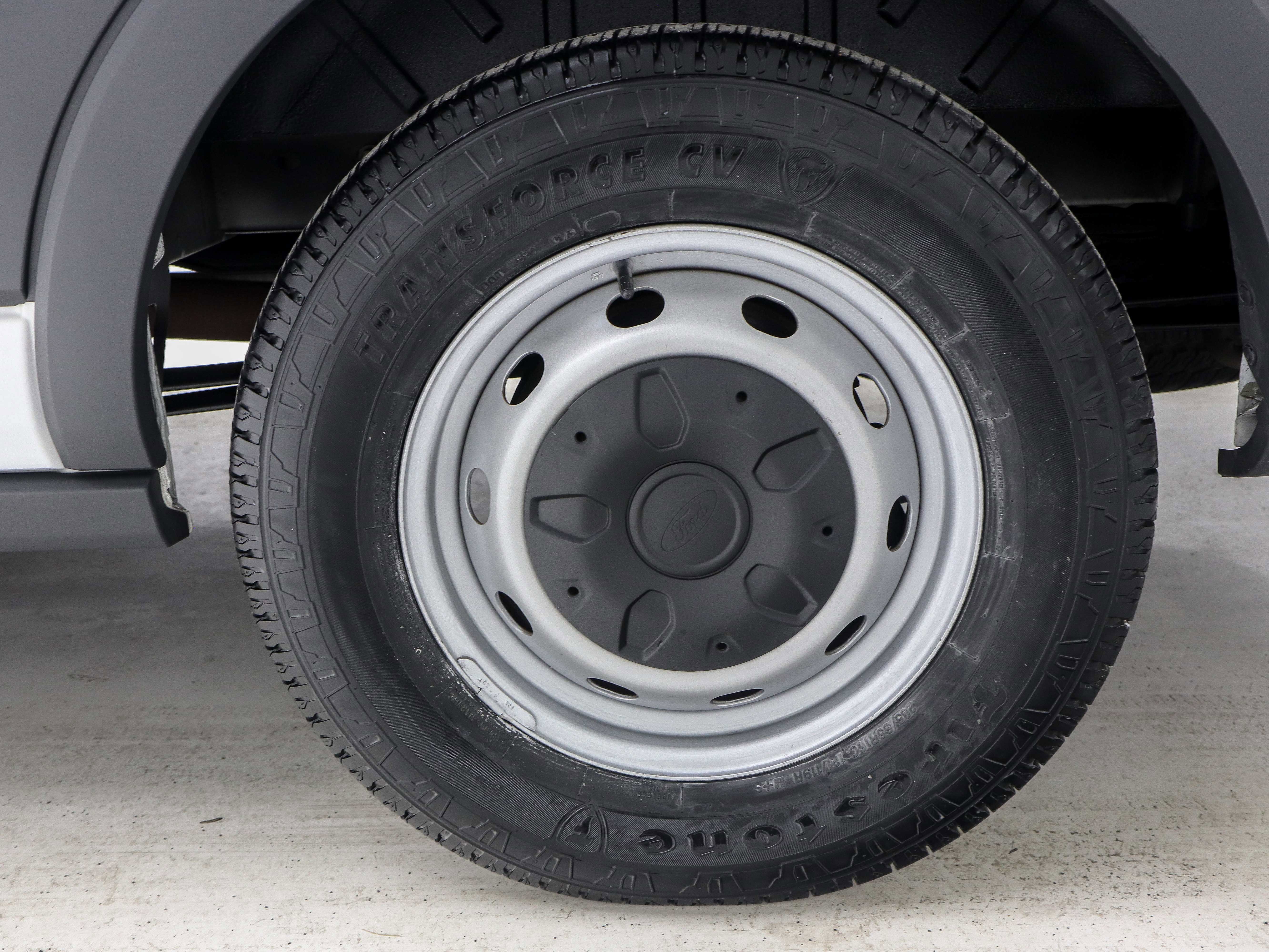 Used 2017 Ford Transit 350 XL image 34